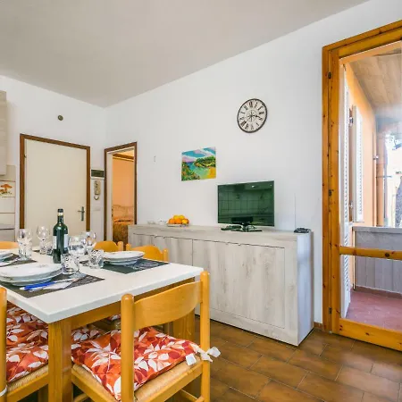Appartement La Cecinese By Interhome