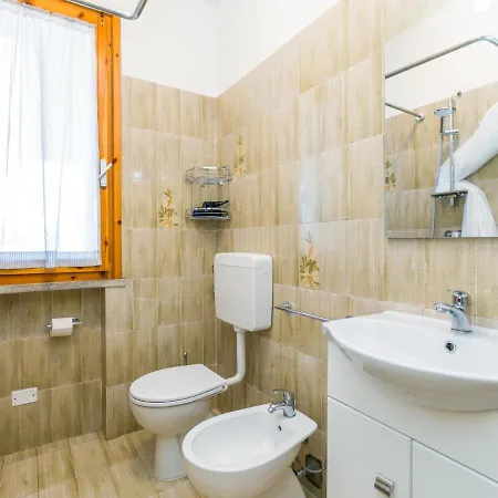 La Cecinese By Interhome